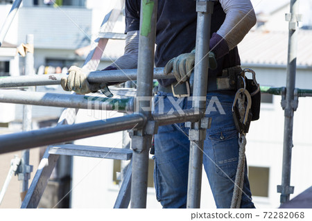 Housing scaffold 72282068