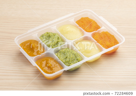 嬰兒食品的小部分冷凍存儲 72284609