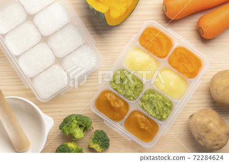 Freeze baby food in small portions 72284624