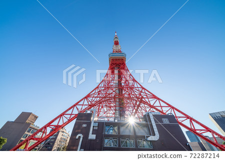 都市風景藍天和東京鐵塔 都市風景藍天和東京鐵塔 72287214