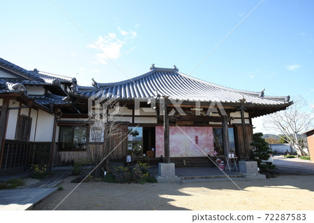 Kanroji Temple 72287583