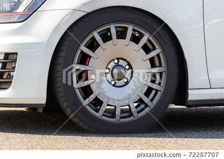 Old wheel of the car Old wheel of the car 72287707