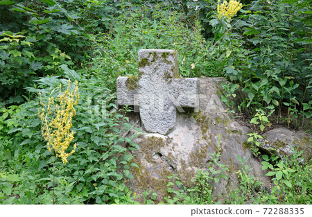 Small old cross Small old cross 72288335
