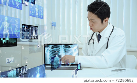 Doctor to see medical technology Remote medical care 72290692