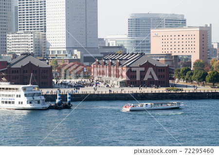 從大碼頭的紅磚倉庫的視圖 從大碼頭的紅磚倉庫的視圖 72295460