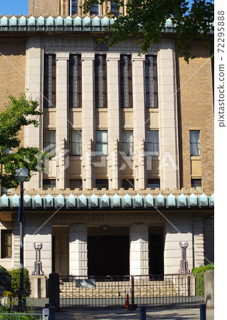 復古神奈川縣立辦公大樓的視圖 72295888