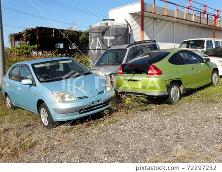 早期混合動力汽車（廢棄的車身） 72297232