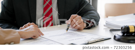 Lawyer and client negotiation in legal judgement consulting.. 72303256