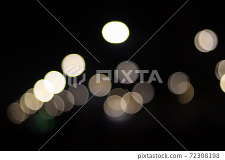 Lines of bokeh lights in the city Lines of bokeh lights in the city 72308198