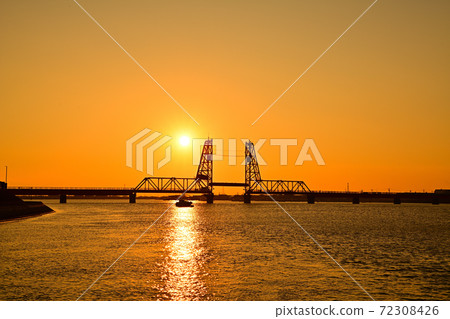 Evening view of Chikugo River Lift Bridge in Okawa City Evening view of Chikugo River Lift Bridge in Okawa City 72308426