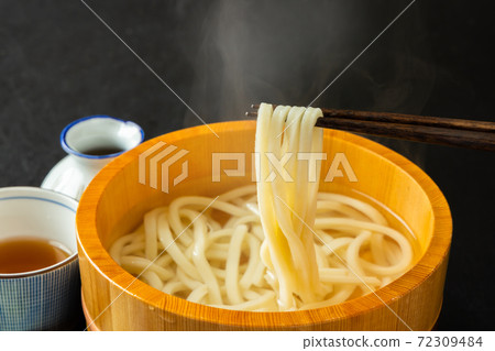 Handmade noodles homemade noodles of Japan (udon) Handmade noodles homemade noodles of Japan (udon) 72309484