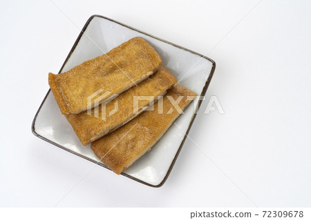 3 pieces of seasoned inari fried 3 pieces of seasoned inari fried 72309678