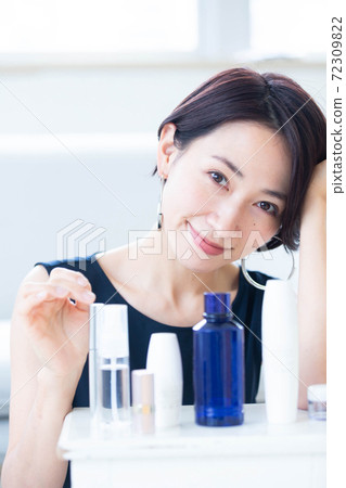 Skin care beauty women 72309822