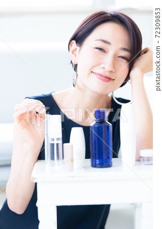 Skin care beauty women 72309853