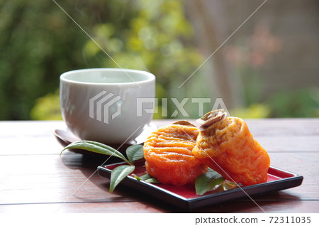 Dried persimmon tea and dried persimmon Dried persimmon tea and dried persimmon 72311035