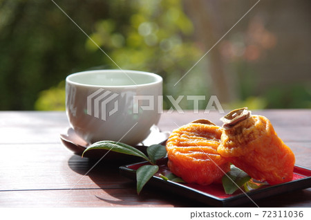 Dried persimmon tea and dried persimmon Dried persimmon tea and dried persimmon 72311036