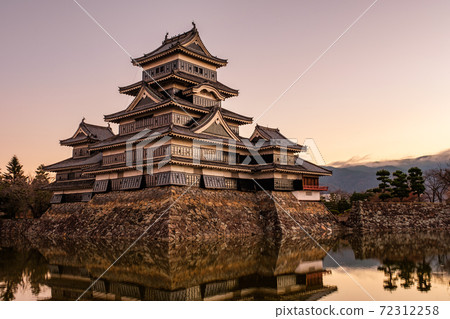 松本城(黎明) 松本城(黎明) 72312258