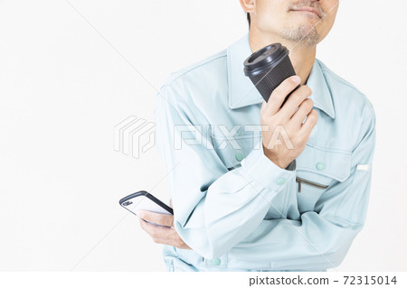 Man drinking coffee Man drinking coffee 72315014
