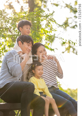 家庭生活方式幸福育兒 72320798