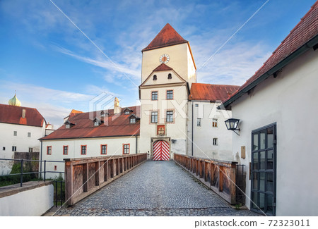 Bridge and entrance gate to Veste Oberhaus fortress in Passau, Germany 72323011