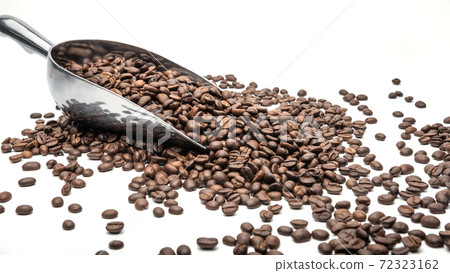 Spoon Coffee scoop and coffee beans roasted on a white background with copy space for your text 72323162