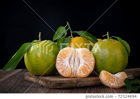 橘子 農業 木板 蜜柑 Tangerine wooden background 蜜柑 みかん 72324694