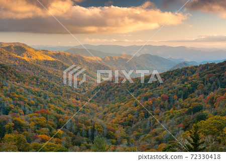 Great Smoky Mountains National Park, Tennessee, USA at the Newfound Pass Great Smoky Mountains National Park, Tennessee, USA at the Newfound Pass 72330418