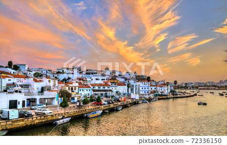 Ferragudo village at sunset. Algarve, Portugal 72336150
