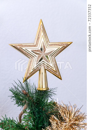 Golden star christmas tree decoration 72337352