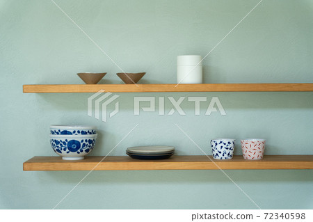Simple Japanese tableware 72340598