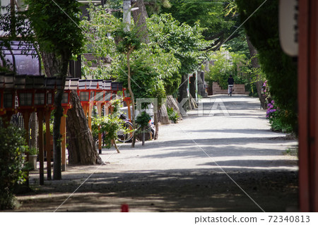 The approach to Hattori Sumiyoshi Shrine in Toyonaka City, Osaka Prefecture The approach to Hattori Sumiyoshi Shrine in Toyonaka City, Osaka Prefecture 72340813