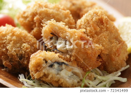 Deep fried oysters  72341499