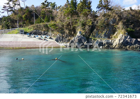 The water of the Sanriku sea is clean, Koji fishing port 72341673