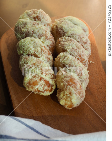 Korean food kkwabaegi bread 72345225