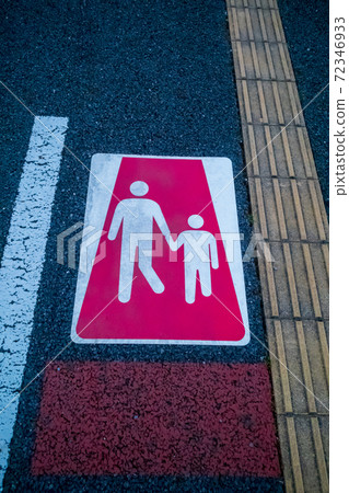 Road marking pedestrian lane 72346933