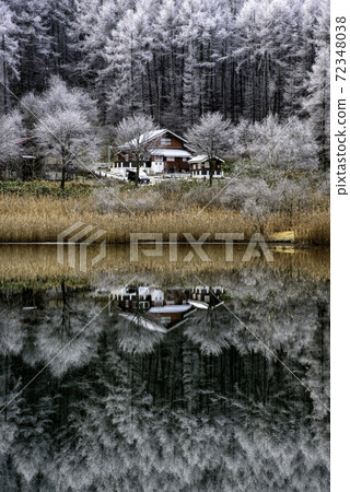 Nagano Rime Lake Winter 72348038
