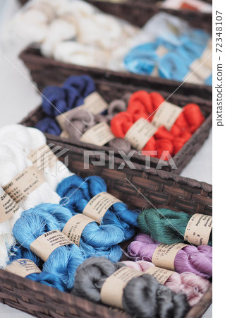 Silk thread 72348107