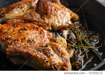 Barbecue Pork Chops on the bone with seasonings Barbecue Pork Chops on the bone with seasonings 72350213