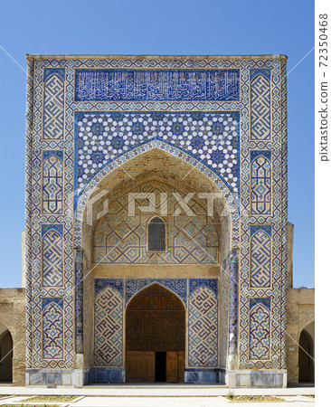 Arch portal of Kok Gumbaz mosque, Uzbekistan Arch portal of Kok Gumbaz mosque, Uzbekistan 72350468