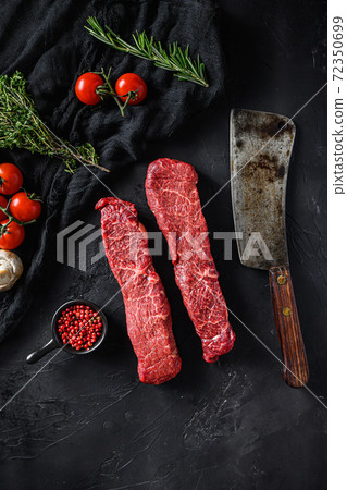 Raw set of denver cut organic meat with vegetable 72350699