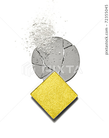 Illuminating and ultimate gray coloured makeup. Illuminating and ultimate gray coloured makeup. 72355045