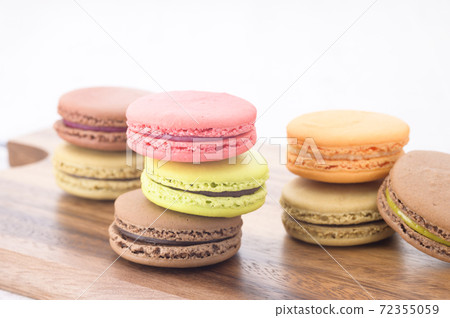 堆積的杏仁餅 72355059