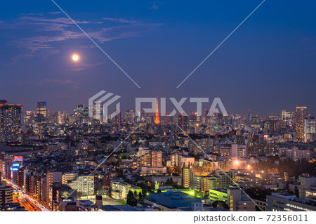 《東京》東京城市夜景，滿月之夜 72356011