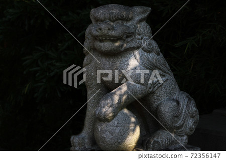 久米宮市熱海市神社禦岡禦守犬獅子 72356147