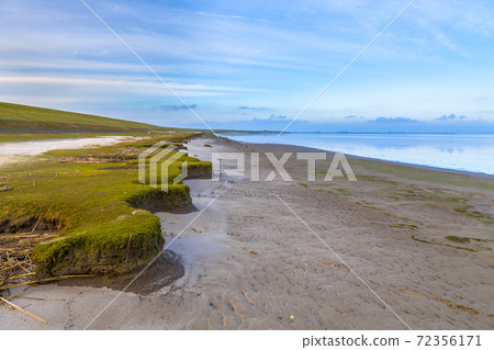 Erosion dutch coast at Punt van Reide 72356171