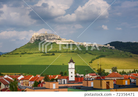 Spisske Podhradie with Spis Hrad above, Slovakia. 72356471
