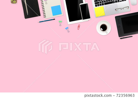 flat lay or top view workspace office pink desk with laptop computer, coffee cup and smartphone using for business background 72356963