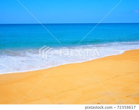 Beautiful midsummer sea and sandy beach, Phuket Island, Thailand Beautiful midsummer sea and sandy beach, Phuket Island, Thailand 72358617