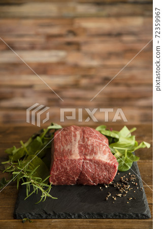 烘烤前生牛肉烤牛肉塊 72359967