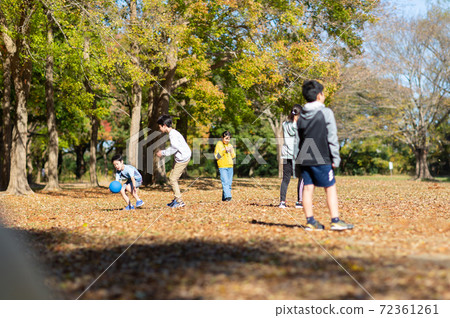 Children playing to the fullest in nature 72361261